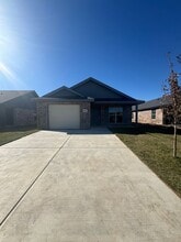 Building Photo - 6702 Pepperdine Dr