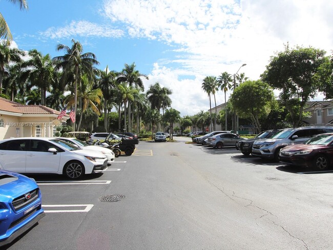 Foto del edificio - 5755 NW 115th Ct