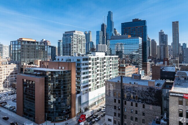 Foto aérea - SIX30 North Franklin Condos