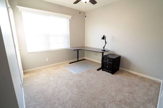 Building Photo - 1401 SE Portillo Rd