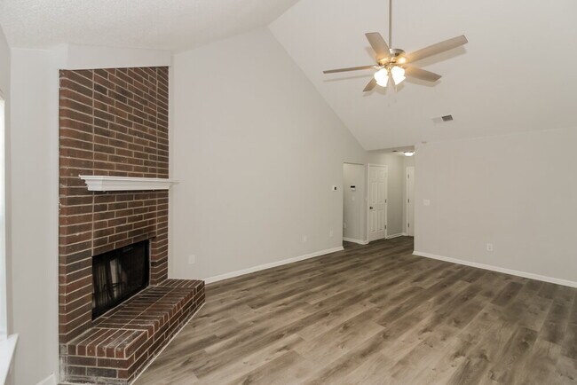 Foto del edificio - 5442 Fernglen St