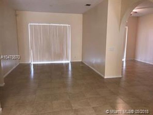 Foto del edificio - 660 SW 168th Way