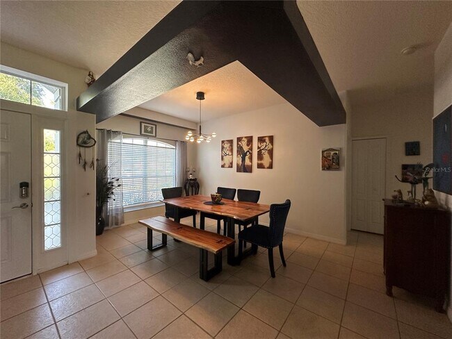 Foto del edificio - 3458 Chessington St