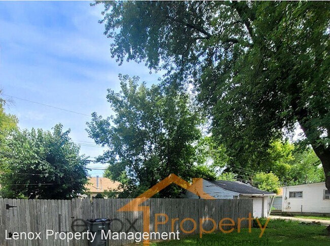 Foto del edificio - 3 br, 1.5 bath House - 20791 Colman St