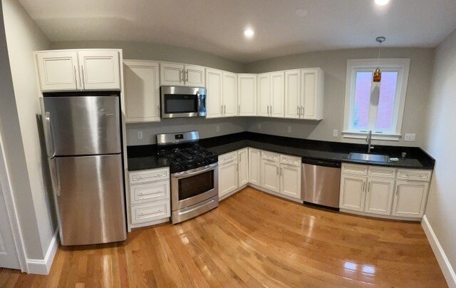 Primary Photo - 15 Dix St