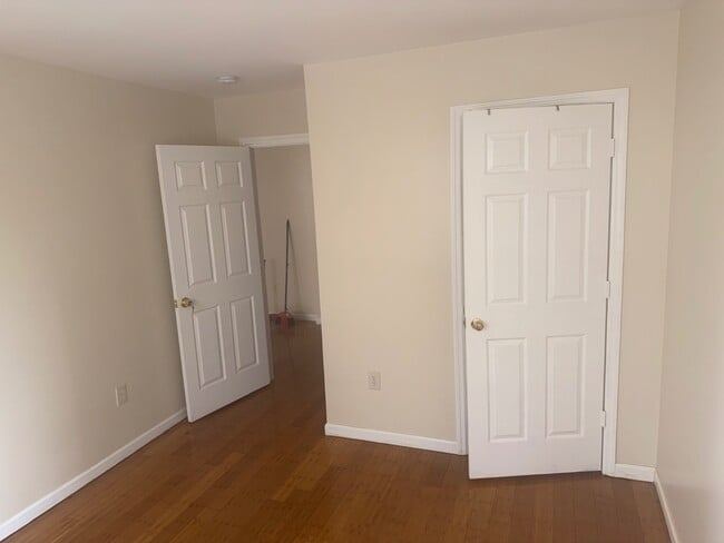 Foto del edificio - XX48 Olinville Ave