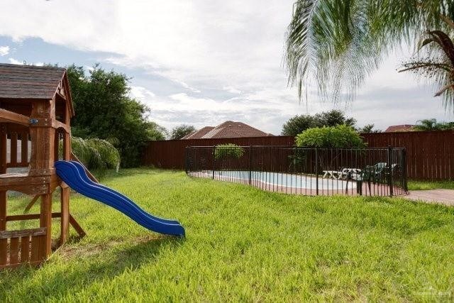 Building Photo - 4713 Quince Ave