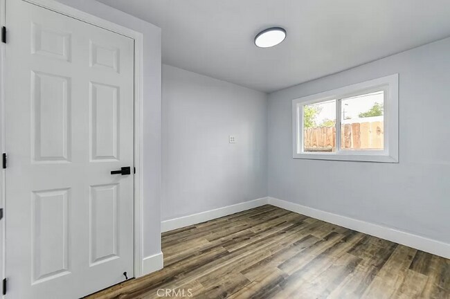 Foto del edificio - 2385 Elgin St