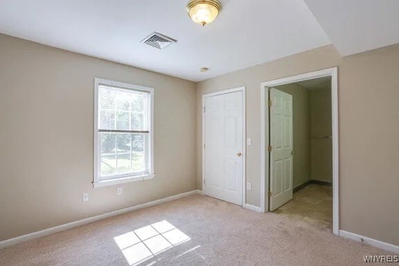 Building Photo - 5 Stonington Ln