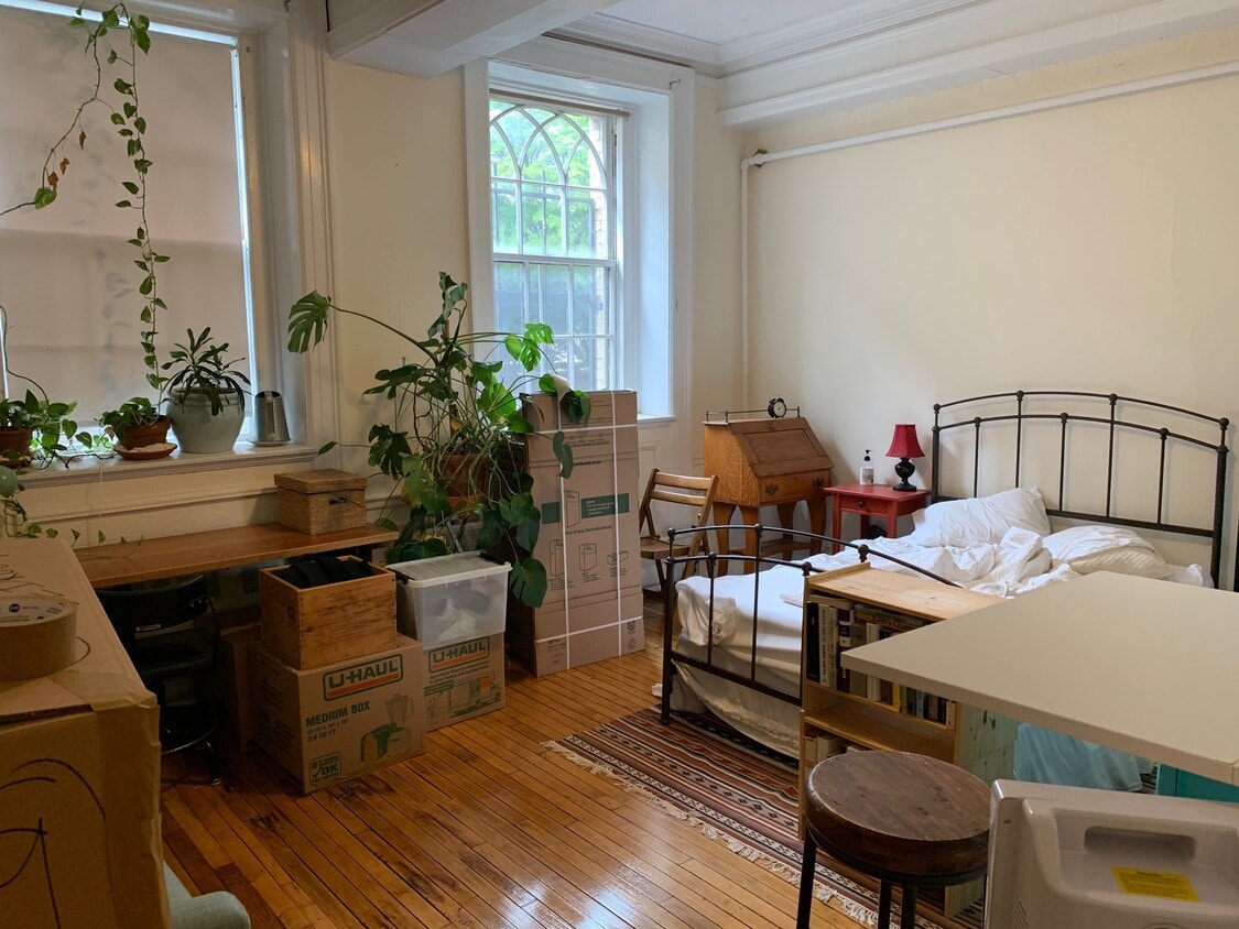 Primary Photo - 2 Ware St