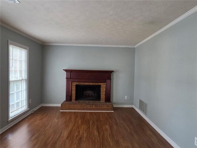 Foto del edificio - 876 Indian Lake Dr NW