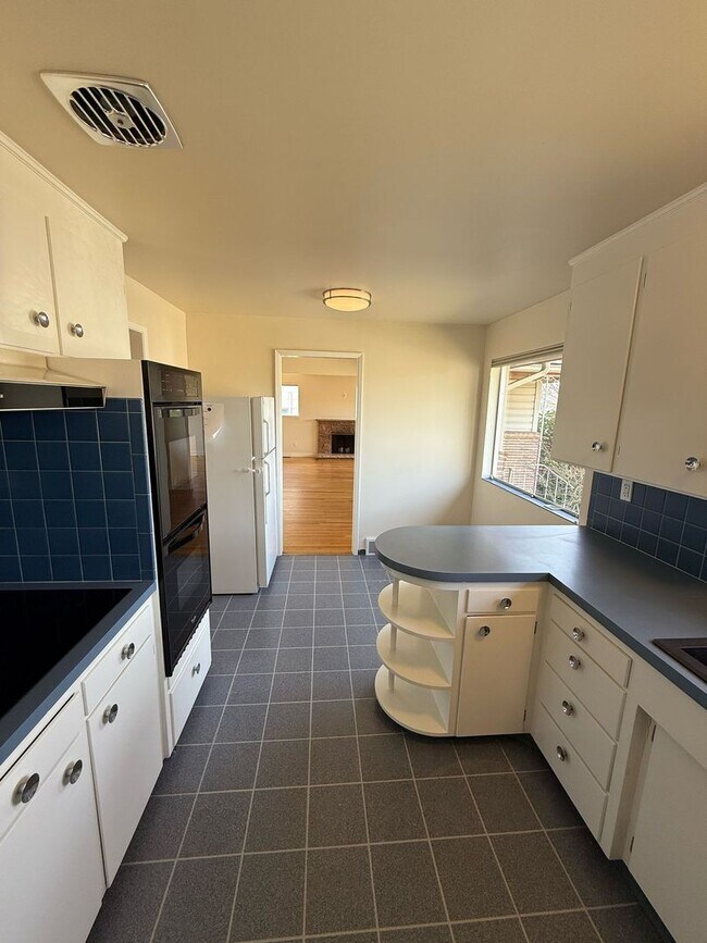 Foto del edificio - Charming 4-Bedroom Home in West Seattle’s ...