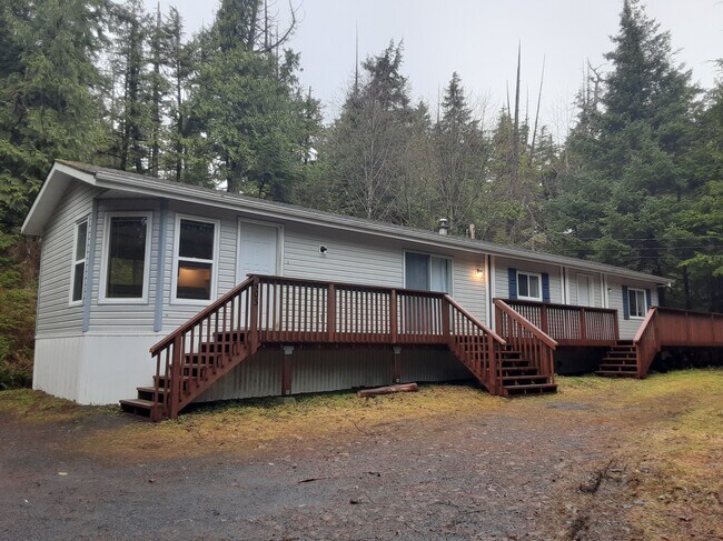 Building Photo - 503 Strawberry Rd