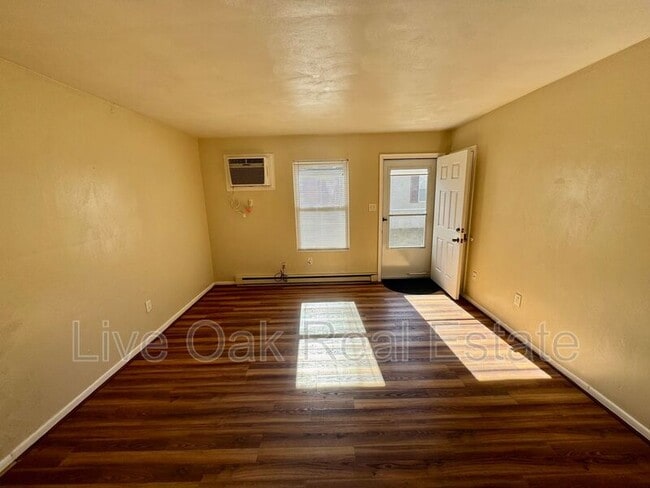 Foto del edificio - 110 S Corwood Ave