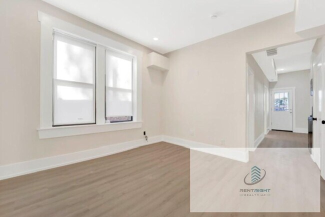 Foto del edificio - 944 N Damen Ave
