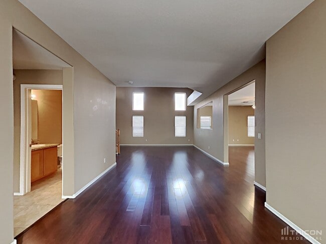 Building Photo - 10117 W Luxton Ln