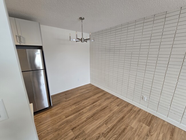 Building Photo - 710 David St