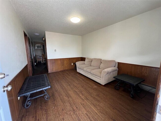 Building Photo - 1020 N 6th St