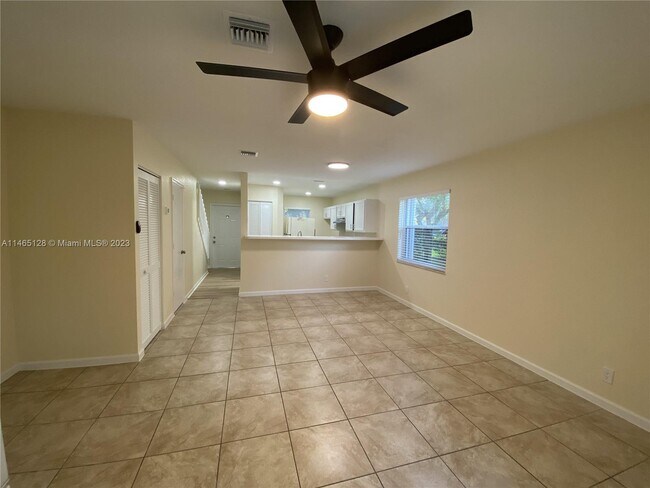 Foto del edificio - 11600 NW 37th St