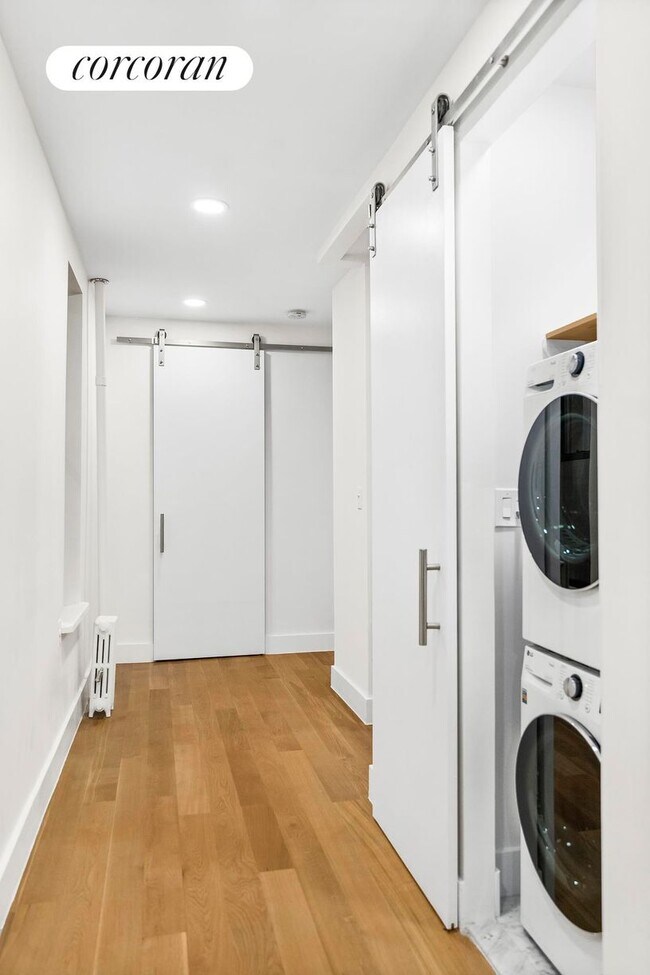 Foto del edificio - 421 E 81st St