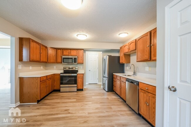 Building Photo - 16975 Napoleon Ct