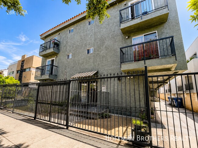 Foto del edificio - 5440 Carlton Way