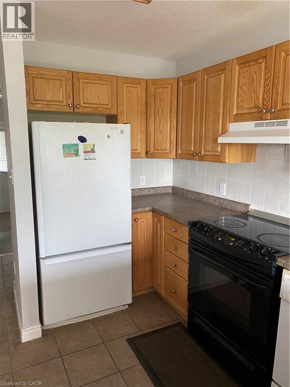 Photo du bâtiment - 668A BUTTERNUT Avenue Unit# Main