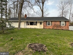 Building Photo - 619 Shadywood Dr