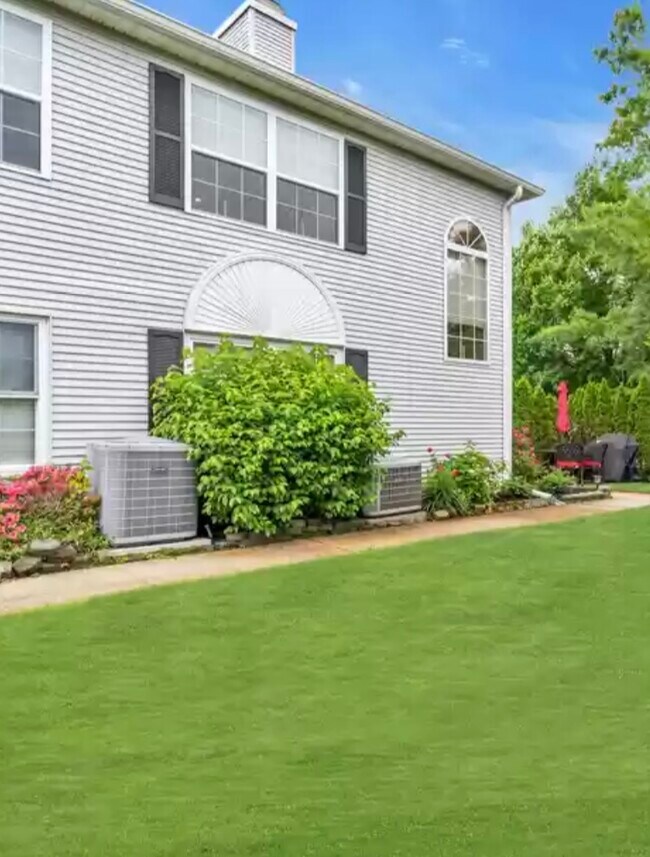 10 Racquet Rd Unit 10, Wall Township, NJ 07719 Condo for Rent in Wall