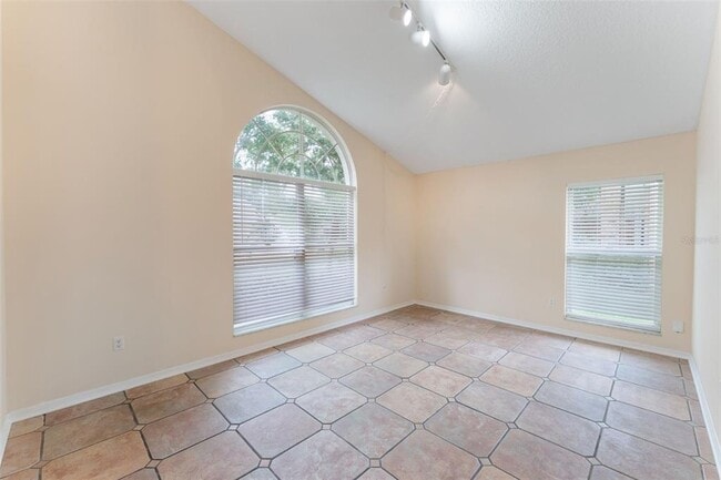 Foto del edificio - 3845 Gatlin Pl Cir