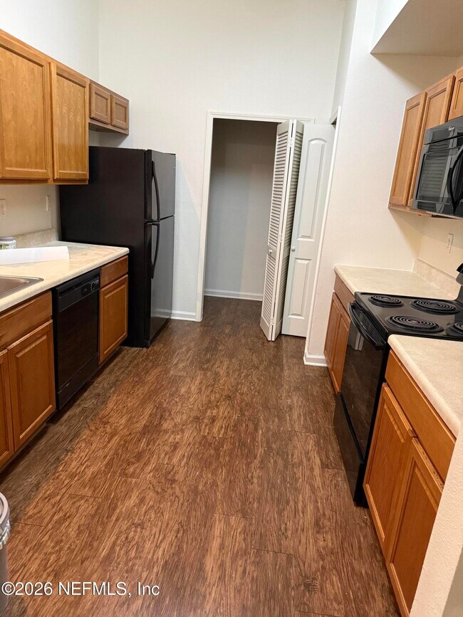 Building Photo - 6099 Maggies Cir