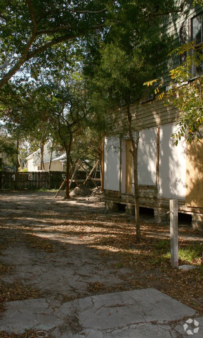 Building Photo - 46 Marine St