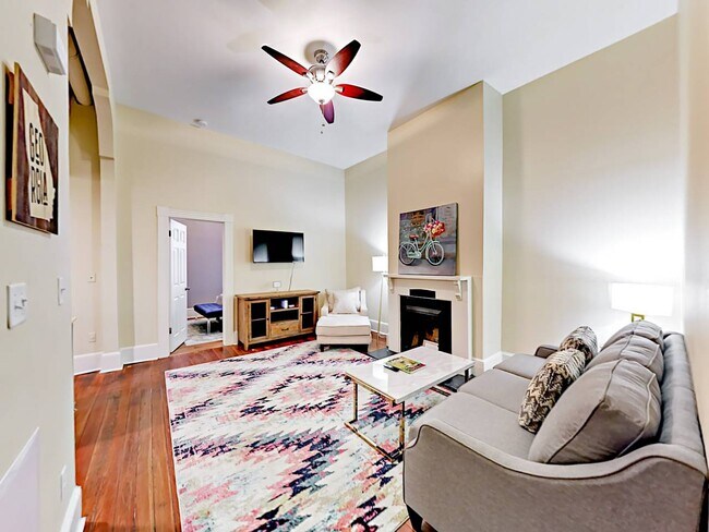 Building Photo - 203 E Duffy St