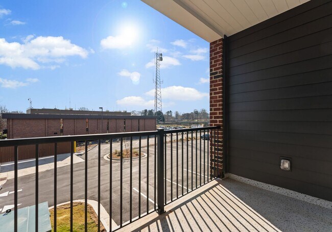 Foto del edificio - Beautiful NEW 2-Bed, 2- Bath Apartment in Rock Hill!