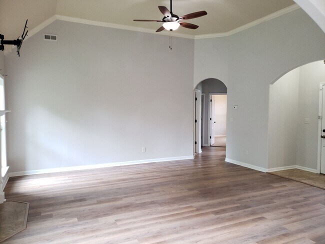 Building Photo - Beautiful Ranch in Fields of Northmeade! Minutes to Post!