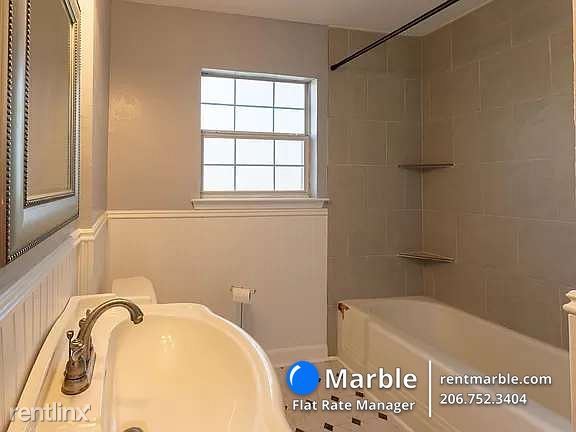 Building Photo - 3 br, 2 bath House - 704 Edgemore Dr