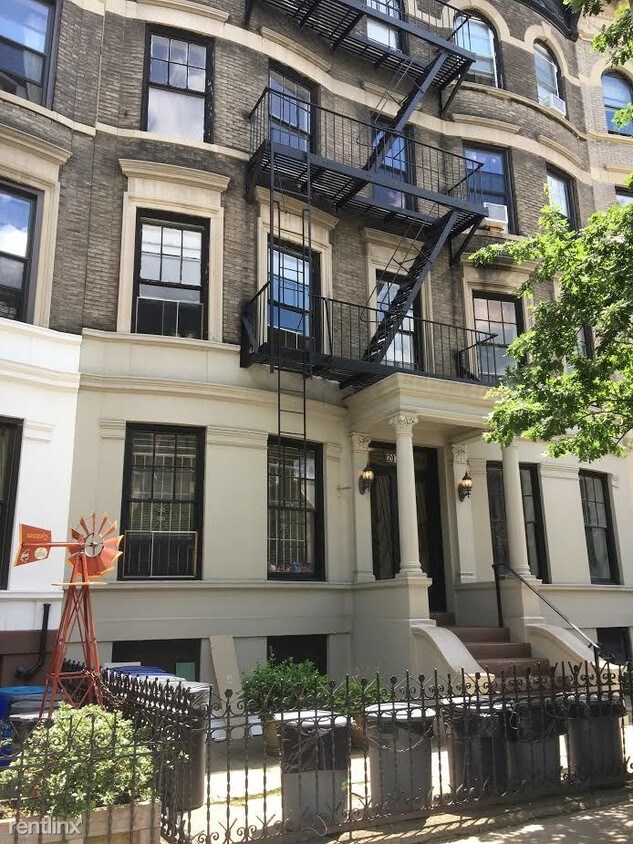 Foto del edificio - 207 8th Ave