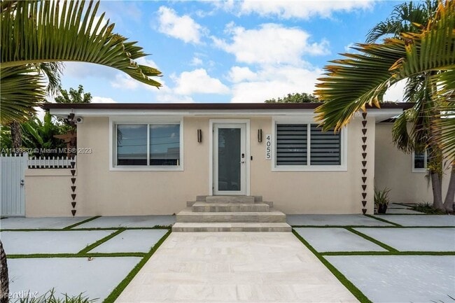 Building Photo - 3 br, 2 bath House - 4055 SW 7th St