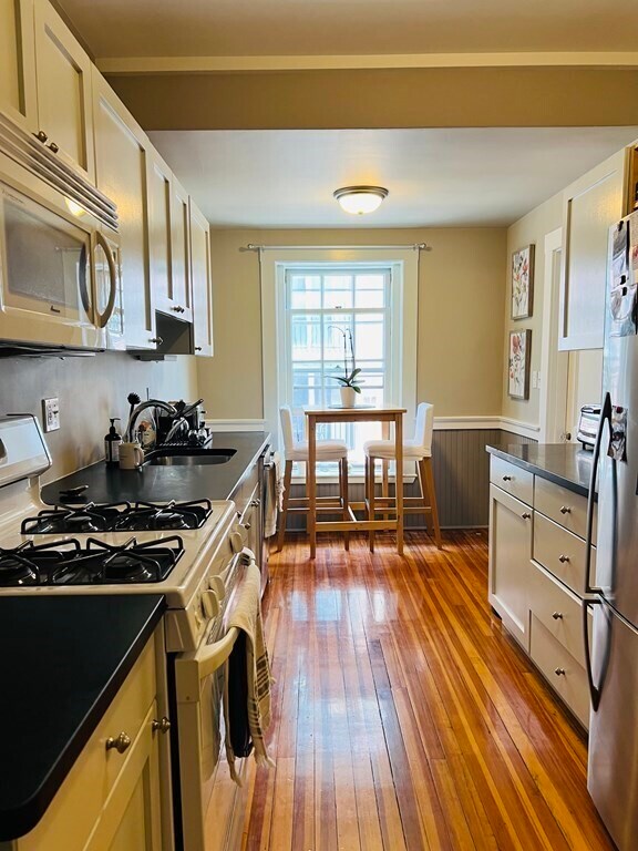 Foto del edificio - 1572 Massachusetts Ave