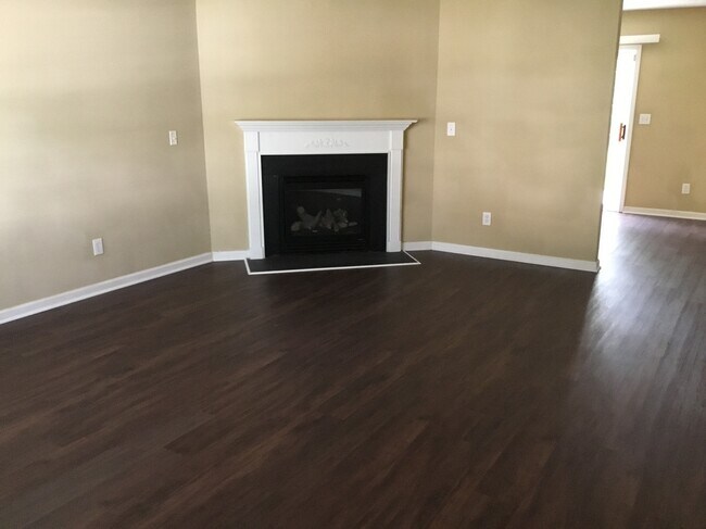 Building Photo - 543 Bedford Knoll Drive