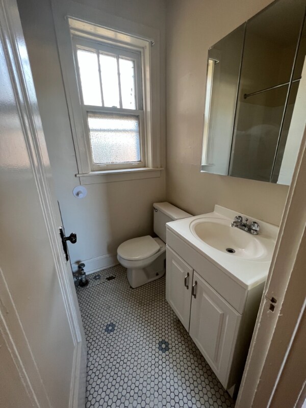 Primary Photo - 4909 N Glenwood Ave