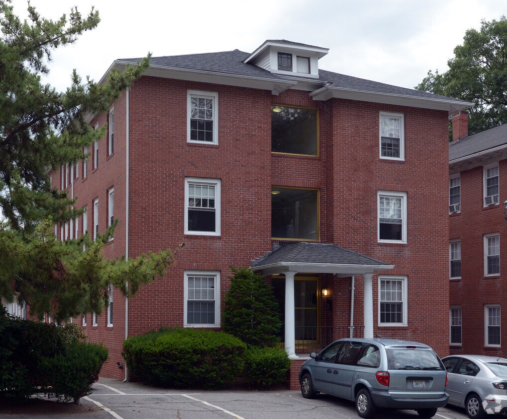 Foto del edificio - 67 Slater Ave