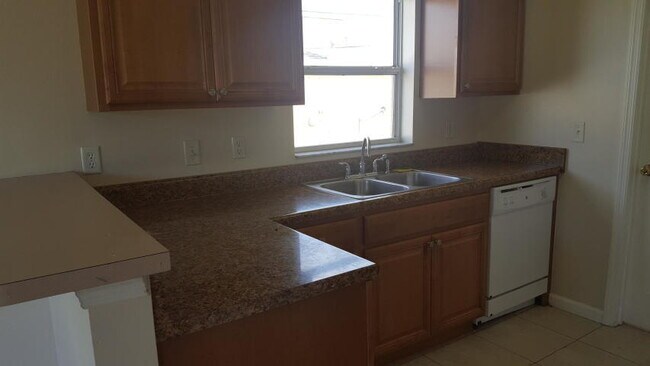 Foto del edificio - 529 SW Baoy Ave