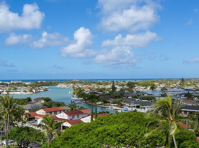 2 Bedroom Corner Unit with 2 Side-by-Side Covered Parking Stalls in Hawaii Kai - 2 Bedroom Corner Unit with 2 Side-by-Side Covered Parking Stalls in Hawaii Kai Apartment