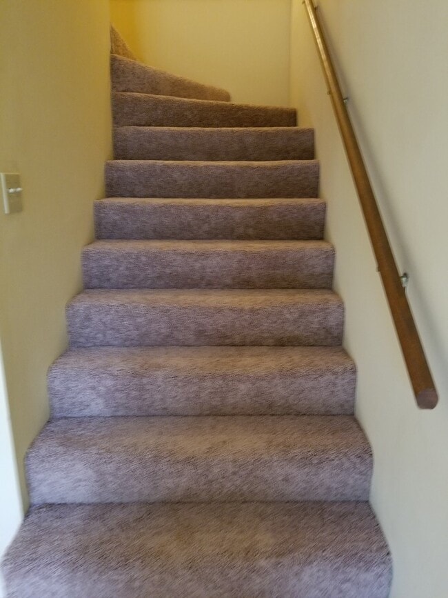 Building Photo - 314 Elm St