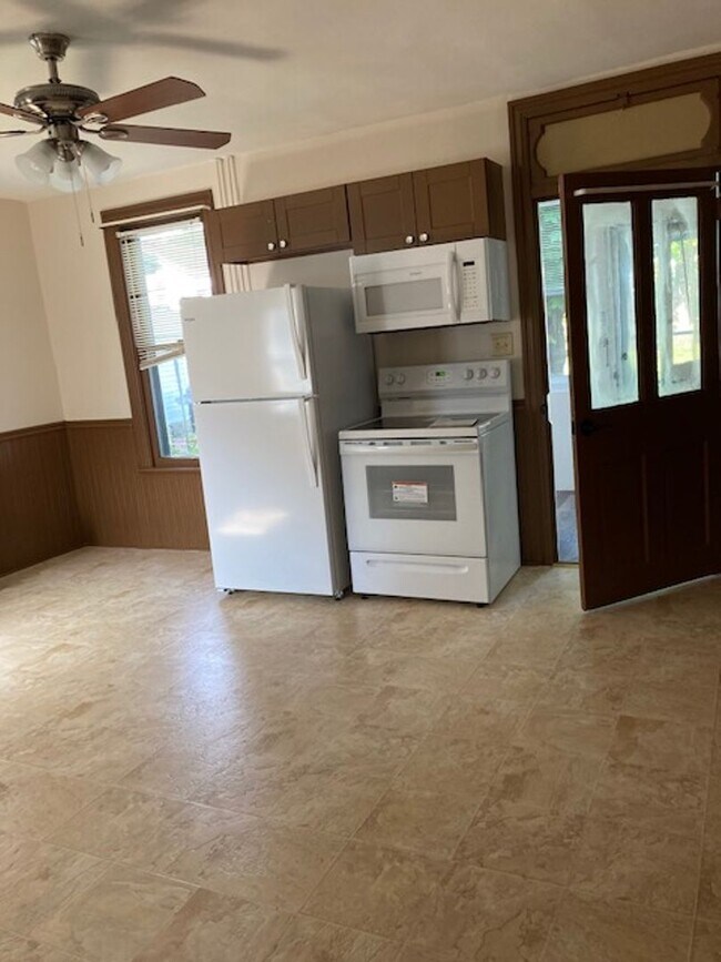 11 S Cherry St, Myerstown, PA 17067 House Rental in Myerstown, PA