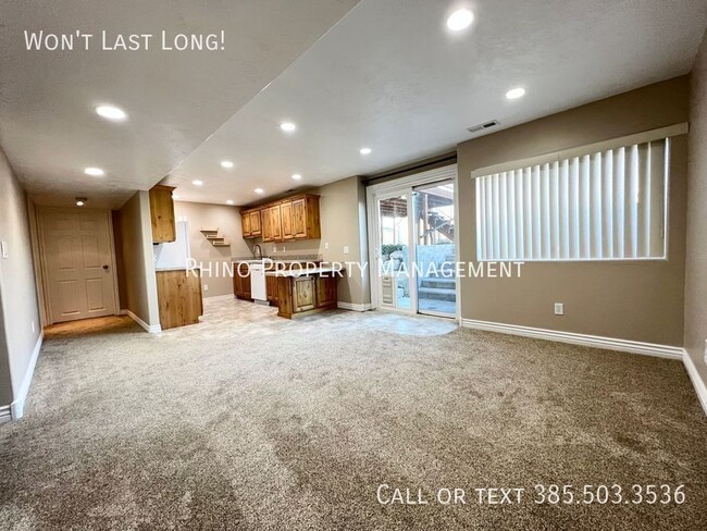 Building Photo - 2 Bedroom/1 Bathroom Duplex in Syracuse