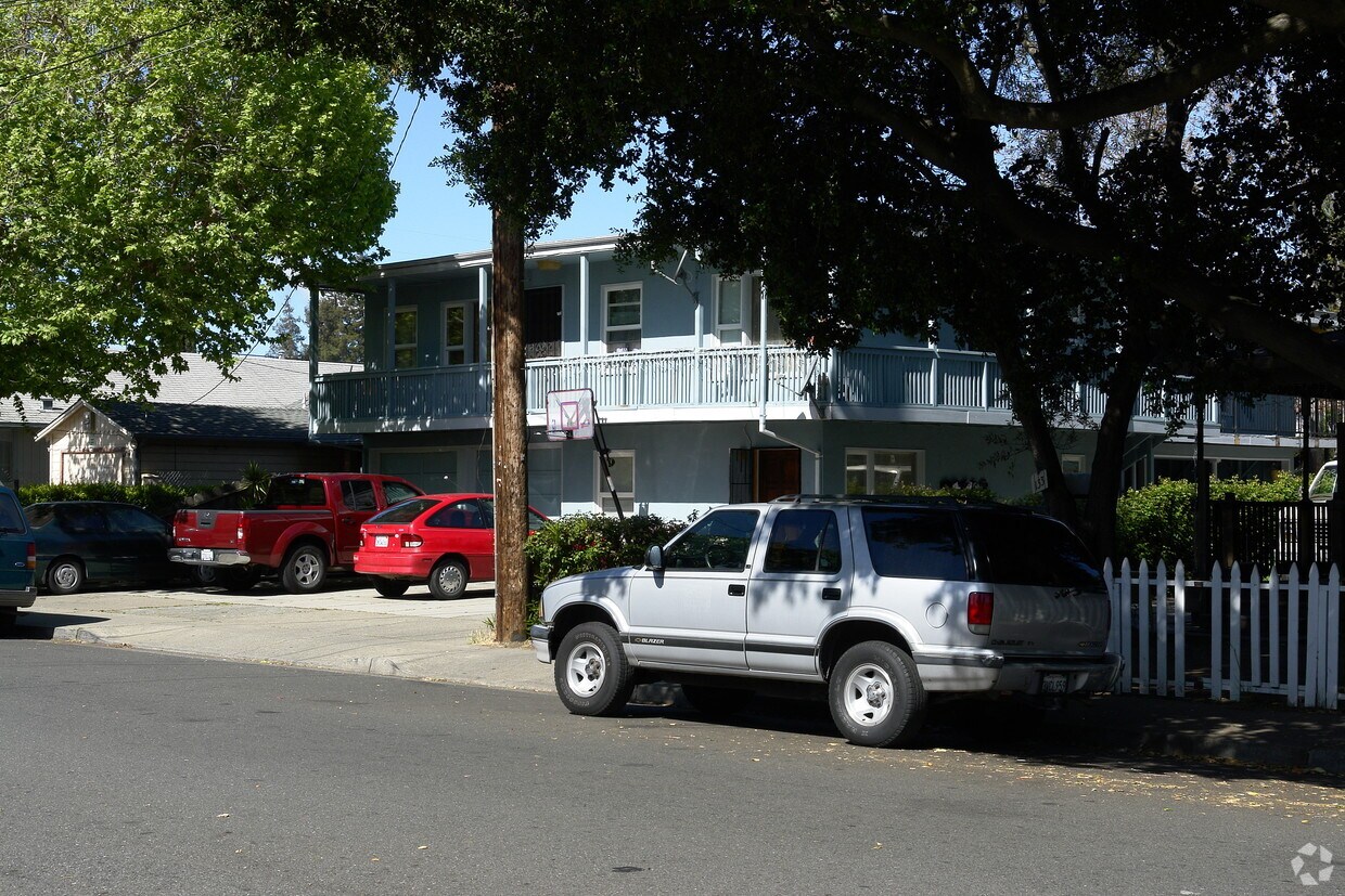 Building Photo - 125 Dumbarton Ave
