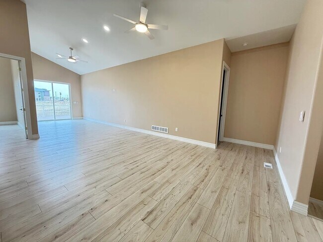 Foto del edificio - 3109 W Laux Dr