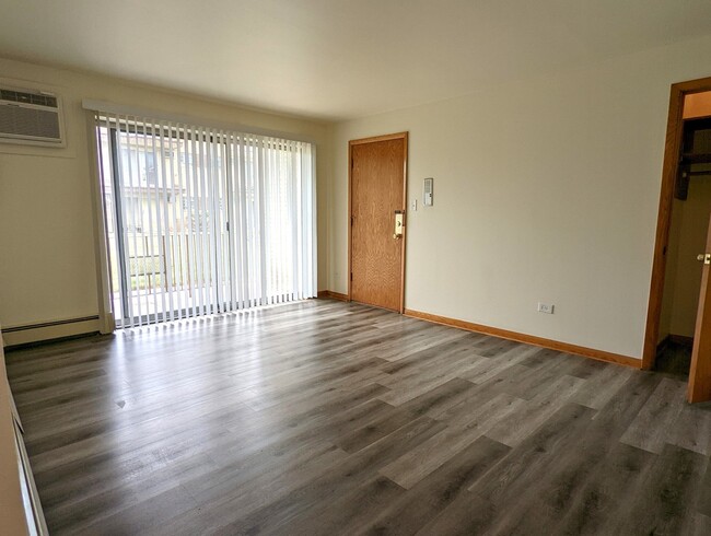 Building Photo - 5121 W 79th St
